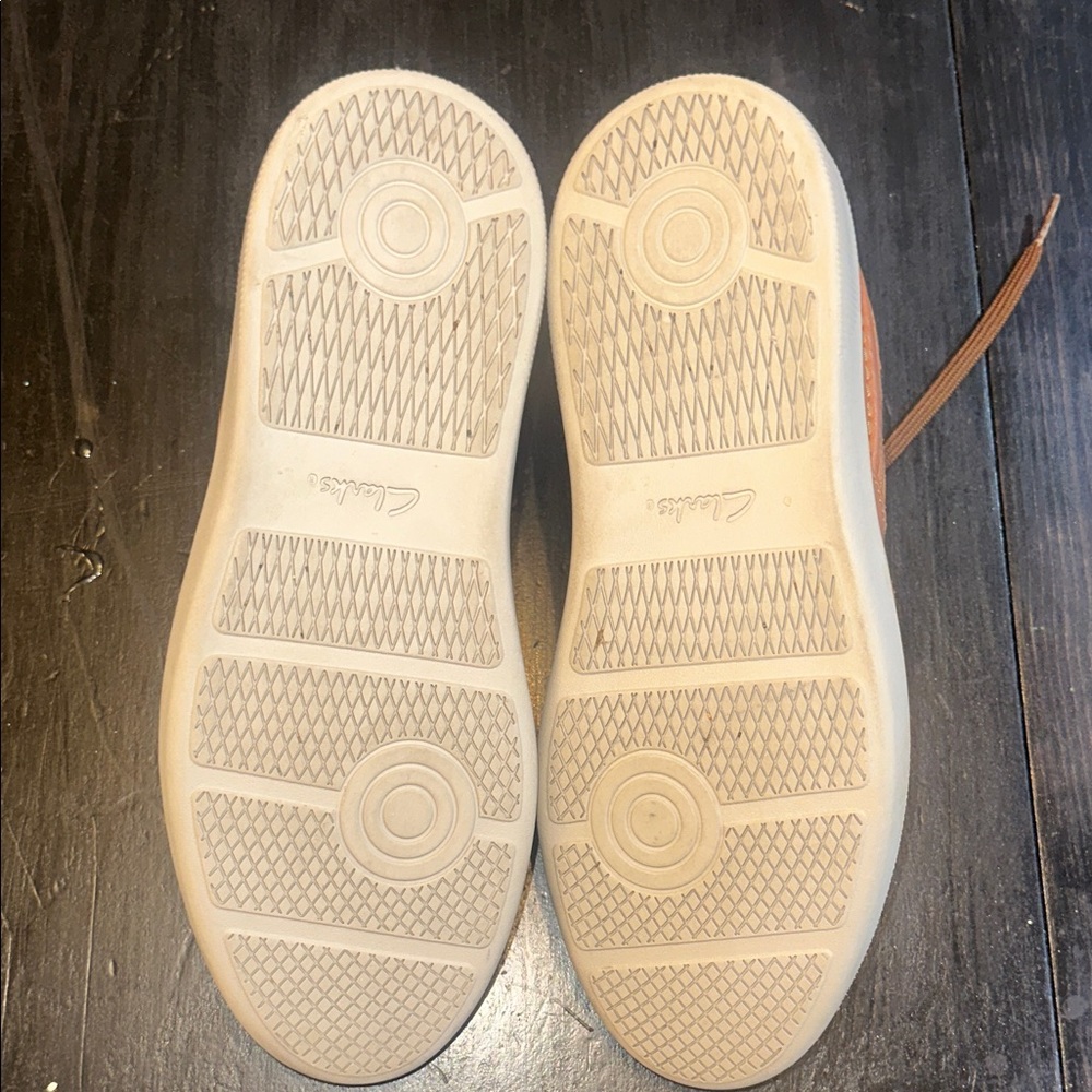 Clarks Men's Tan and Brown Sneakers - Picture 4 of 6